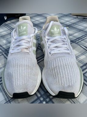 adidas Wmns Swift Run sneakers in the 'White Linen Green size 10W 8.5M